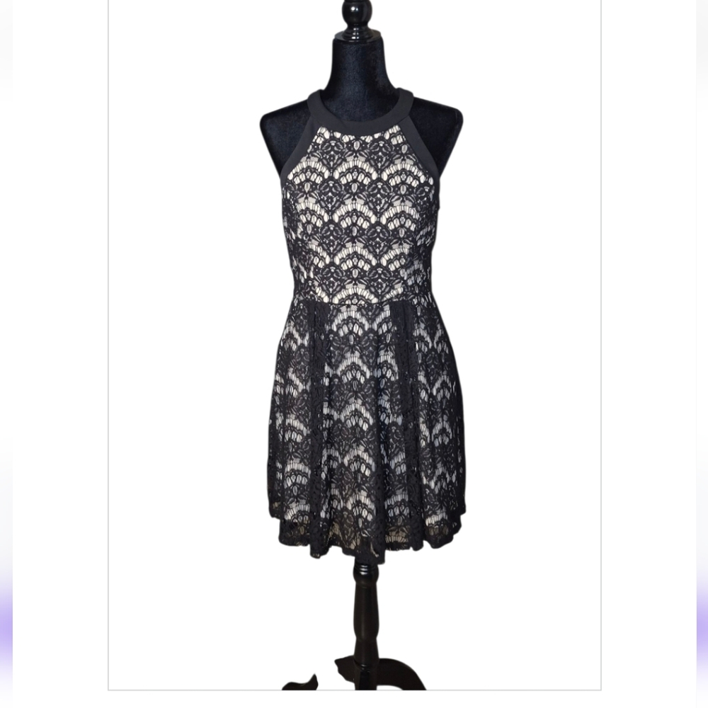 Women's Speechless Black,Tan/Nude Lace Overlay Mini Dress With Keyhole Back (L)